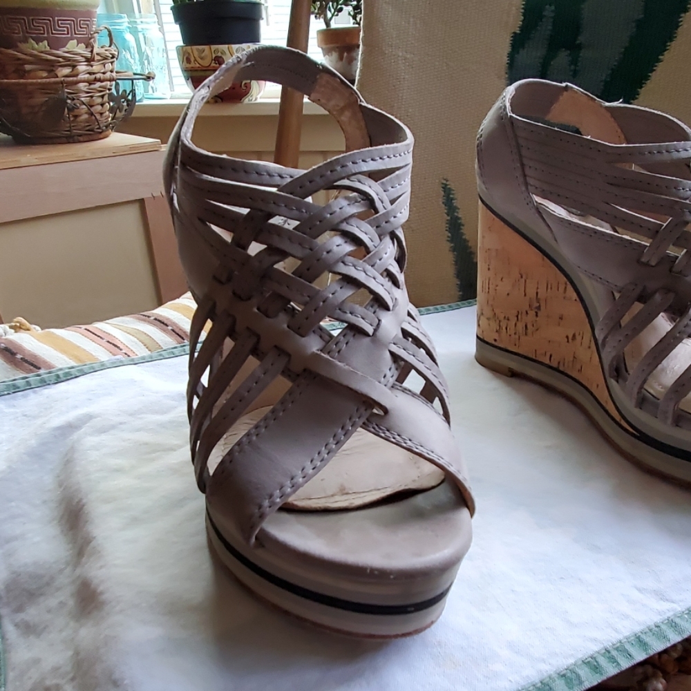 Shoes - Picture 2 of 5